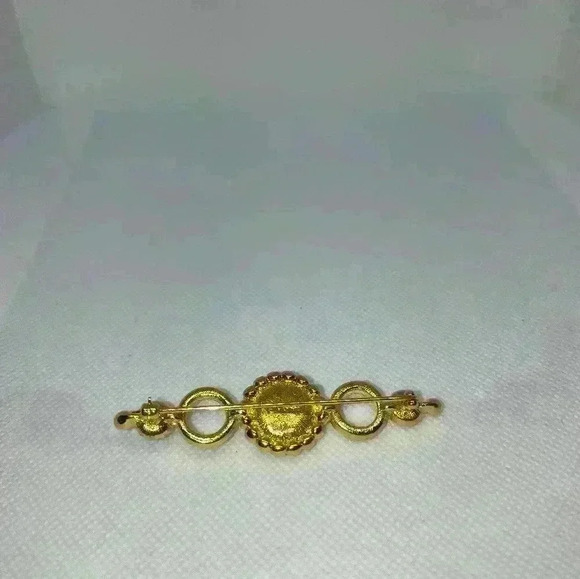 Monet head scarf gold tone pin - Picture 2 of 2